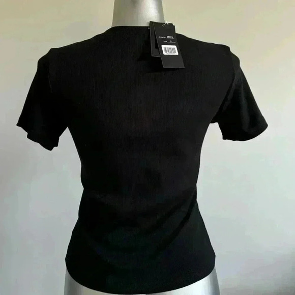 Free 🆕Graphic Biker Crop T-Shirt - Picture 5 of 16